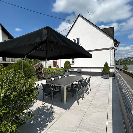 Haus Rheinterrasse בית נופש *