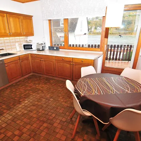 בית נופש Haus Rheinterrasse *