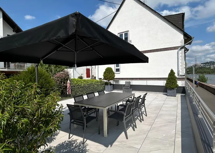 Haus Rheinterrasse Nyaraló *